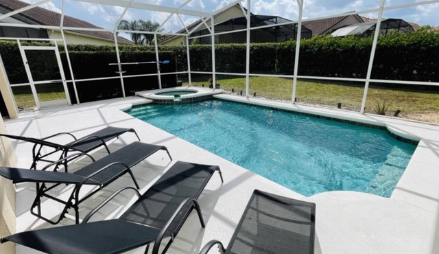 Spacious 5BR Gated Resort Villa w/Private Pool & Spa – Near Disney!