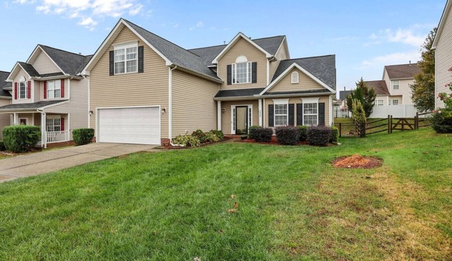 Spacious 5BR Home 2 Ensuites Gym and Firepit