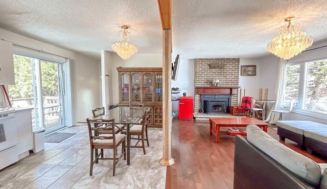 Spacious 5BR home. Close to everything!