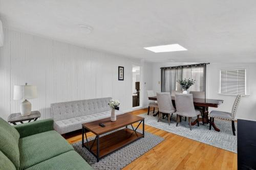 Spacious 5Br home in Malden with AC & heat