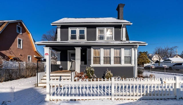 Spacious 5BR Home Near NYC & JFK | Sleeps 12 | W/D