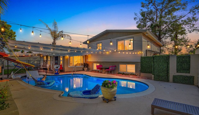 Spacious 5BR Home with Pool, Sleeps 16 in Mesa