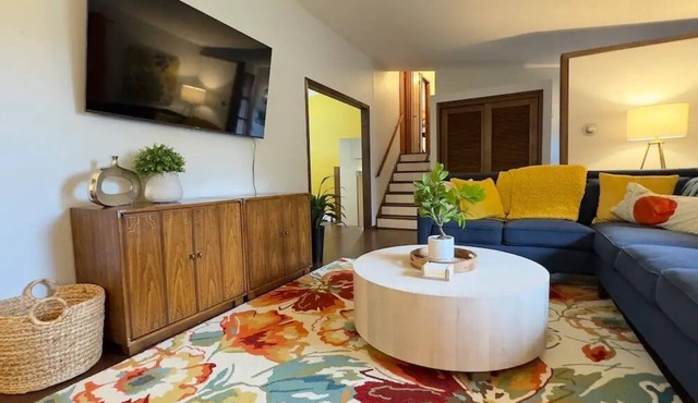 Spacious 5BR Olympia retreat with private yard, pond, near Capitol and trails