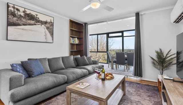 Spacious 5BR Retreat | Sleeps 10