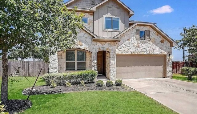 Spacious 5BR Retreat in Leander