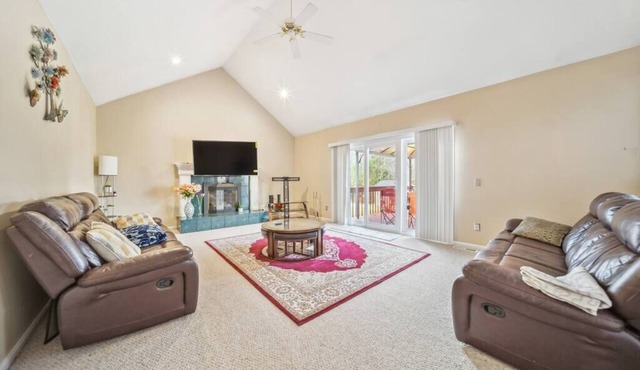 Spacious 5BR Solon Home - BBQ Grill, Fire Pit