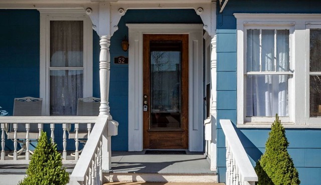 Spacious 5BR Victorian in charming Hughesville sleeps 12