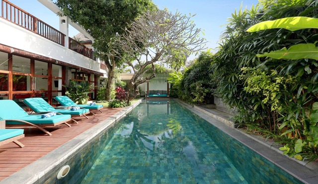 Spacious 5BR Villa Amira Walk to Legian Beach