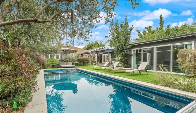 Spacious 5BR Villa in Venice with Pool/Hot Tub/Theater Room/Game Room