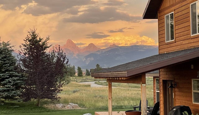 Spacious 5BR w/Stunning Grand Teton Views + 20 mins from Resort