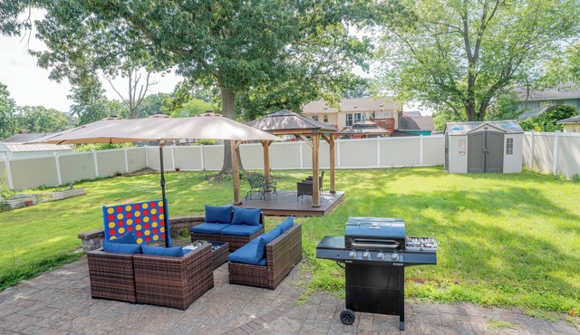 Spacious 5BR w/Private Fenced Backyard Near Nat'l Harbor, MGM & D.C.