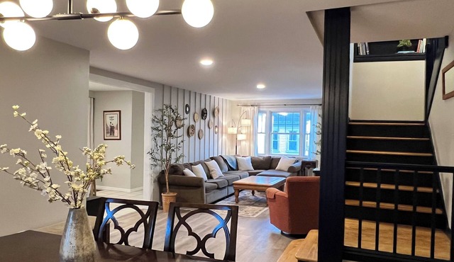 Spacious 6+ bdr 2 ba, walk to breweries & downtown