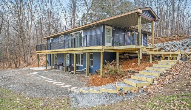 Spacious 6-bed Lakehouse in Saint Croix Falls with AC/WIFI - 1 Hr. From The city