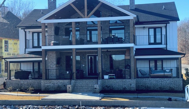 Spacious 6-bedroom 4.5 Bath home in peaceful Cherokee AL with Breathtaking views