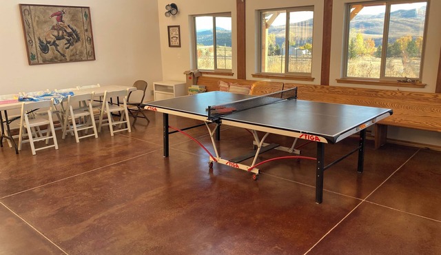 Spacious 6-bedroom, 6 bathroom lodge at Malad Summit with WiFi, AC.