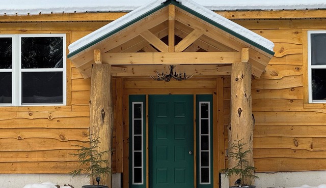 Spacious 6-bedroom cabin in Jay NY close to Lake Placid and White Face Moutain