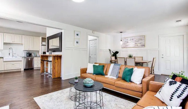 Spacious 6-bedroom duplex home in downtown Atlanta