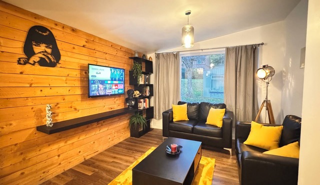 Spacious 6 bedroom house perfect for contractors and travellers.