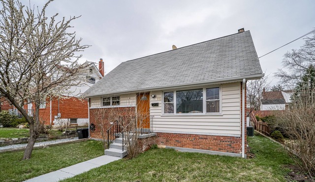 Spacious 6-bedroom house in perfect Alexandria with EV Charger and Office space