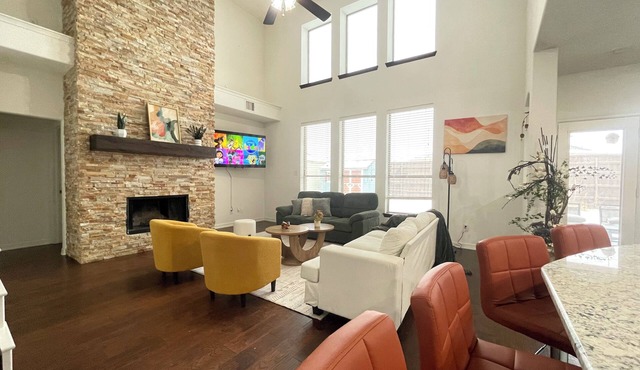 Spacious 6-bedroom house in charming Little Elm with King beds