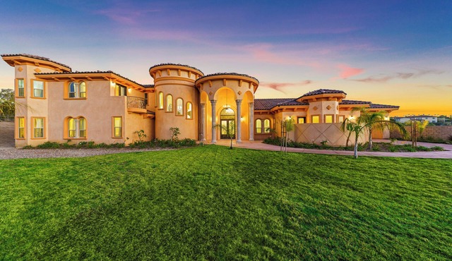Spacious 6-bedroom house in beautiful Riverside Mansion
