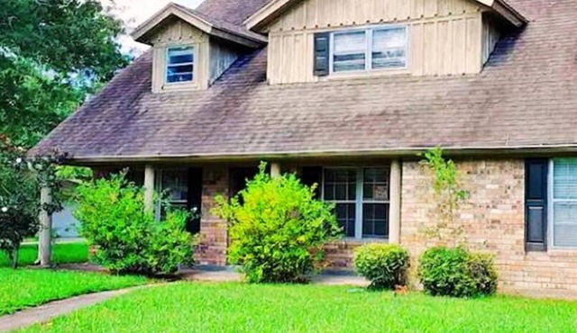 Spacious 6-bedroom Home Perfect for Large Groups!