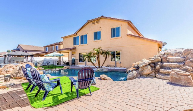 Spacious 6-bedroom house in charming Gilbert with WiFi, AC