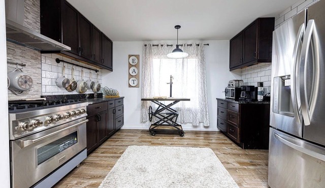Spacious 6-bedroom house in Dayton Ohio.