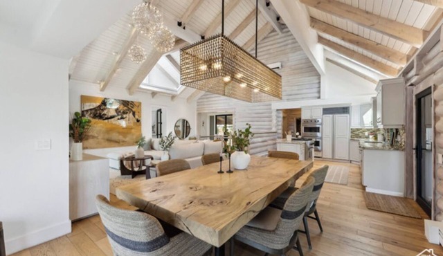 Spacious 6-bedroom mountain chalet in Park City with pool