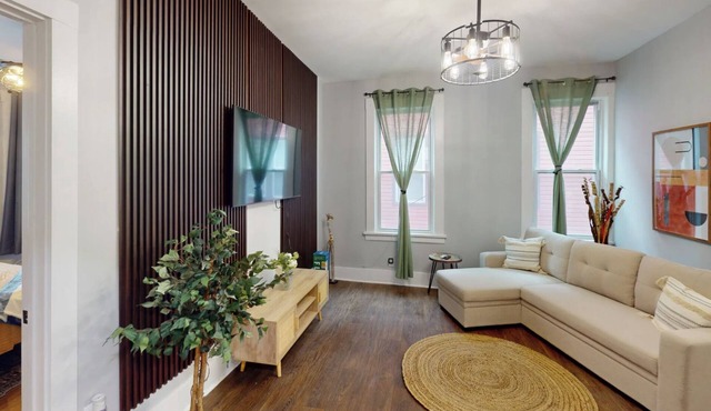 Spacious 6-bedroom townhome in charming Irvington with AC and Parking