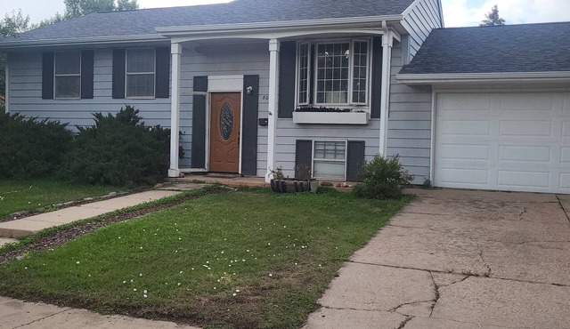 Spacious 6-bedroom Tree Area Getaway