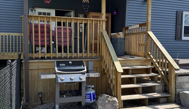 Spacious 6-bedroom house in awesome Canandaigua with WiFi, AC