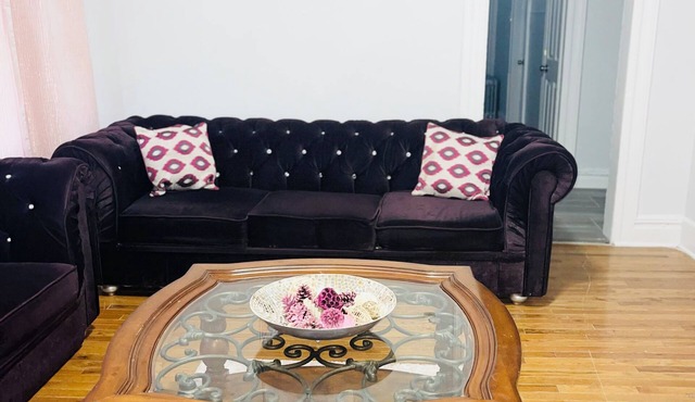Spacious 6-bedroom apartment in welcoming East Orange with WiFi, AC