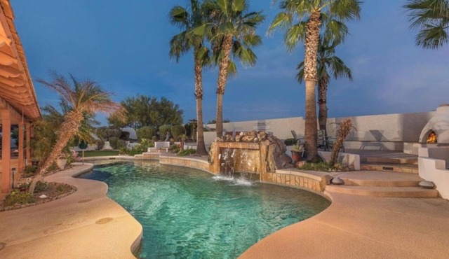 Spacious 6-bedroom home in charming Gold Canyon