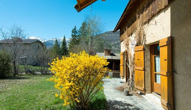 Spacious 6-Bedroom Villa in Briançon with Fireplace, Terrace, and Garden