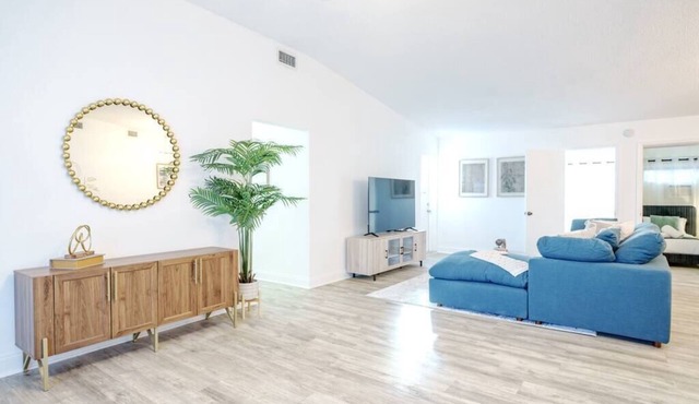 Spacious 6-Bedroom Villa with Pool