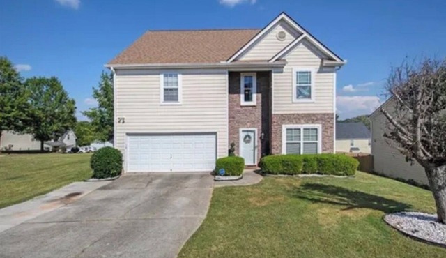 Spacious 6-bedroom3.1/2bath house in tranquil Fairburn with AC