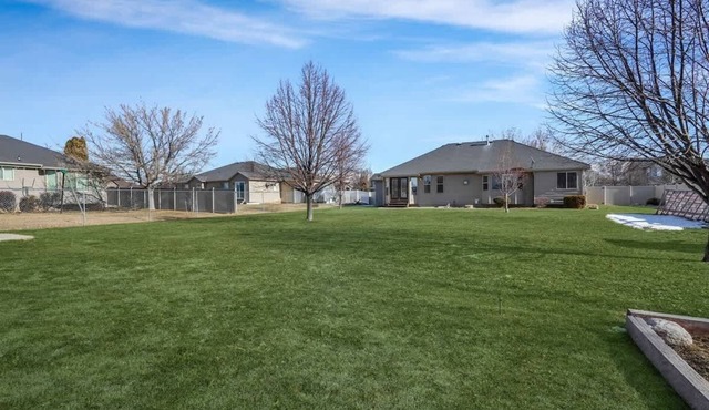 Spacious 6-BR Entertainment Dream Home Sleeps 20+