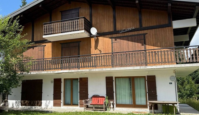 Spacious 6-Room Duplex, 12 Guests, WiFi, Garage, Close to Slopes - Sheets & Towels Included in Winter