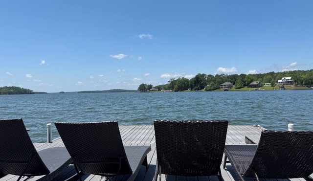 Spacious 6BD 4BA Lakehouse. Sleeps 17. Views. Dock. Paddleboards. Screened Porch