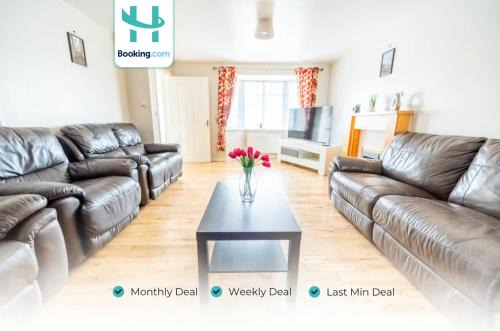 Spacious 6BDR House By Hyped Properties Short Term Rental Agency With Free Parking Bilston