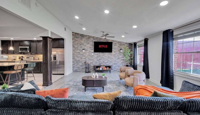 Spacious | 6BDR | King | 1GB | WD | Fire Pit, BBQ
