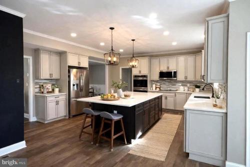 Spacious 6Bed Woodland Retreat with Movie Room & Deck