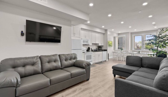 Spacious 6BedroomHome+GarageParking+H StCorridorDC