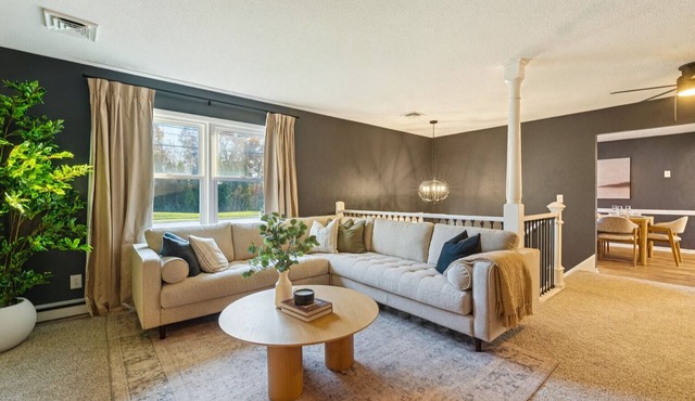 Spacious 6BR/3BA Toledo Home with Hot Tub, Game Room & Firepit