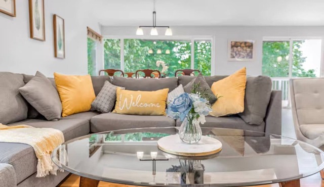 Spacious 6BR/4BA | Close to Airport @South Seattle