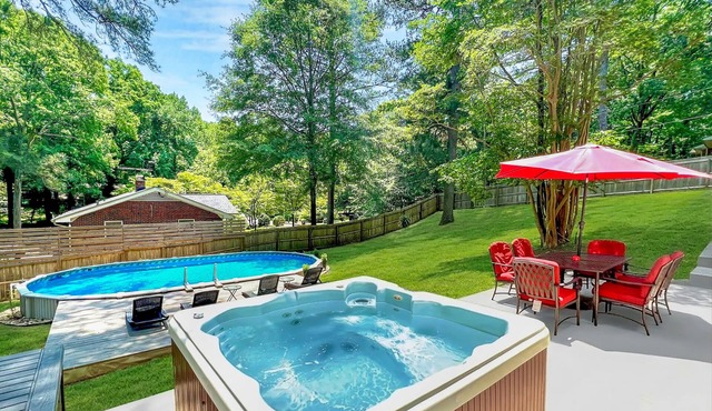 Spacious 6BR Fun Near Airport Pool HotTub GameRoom BBQ 16 max