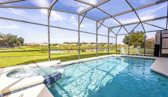 Spacious 6BR home in Kissimmee, Osceola County, perfect for family getaways!
