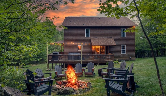 Spacious 6BR | Hot Tub, Fire Place & Pitt | Pet Friendly | Ski Sugar next door