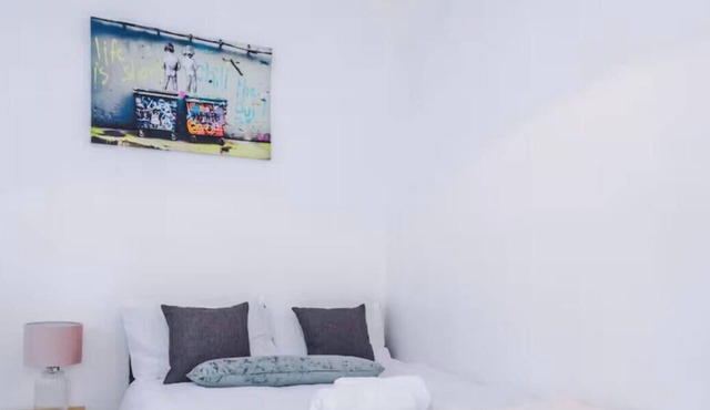 Spacious 6BR Property with Ensuite – Perfect for Groups Stays